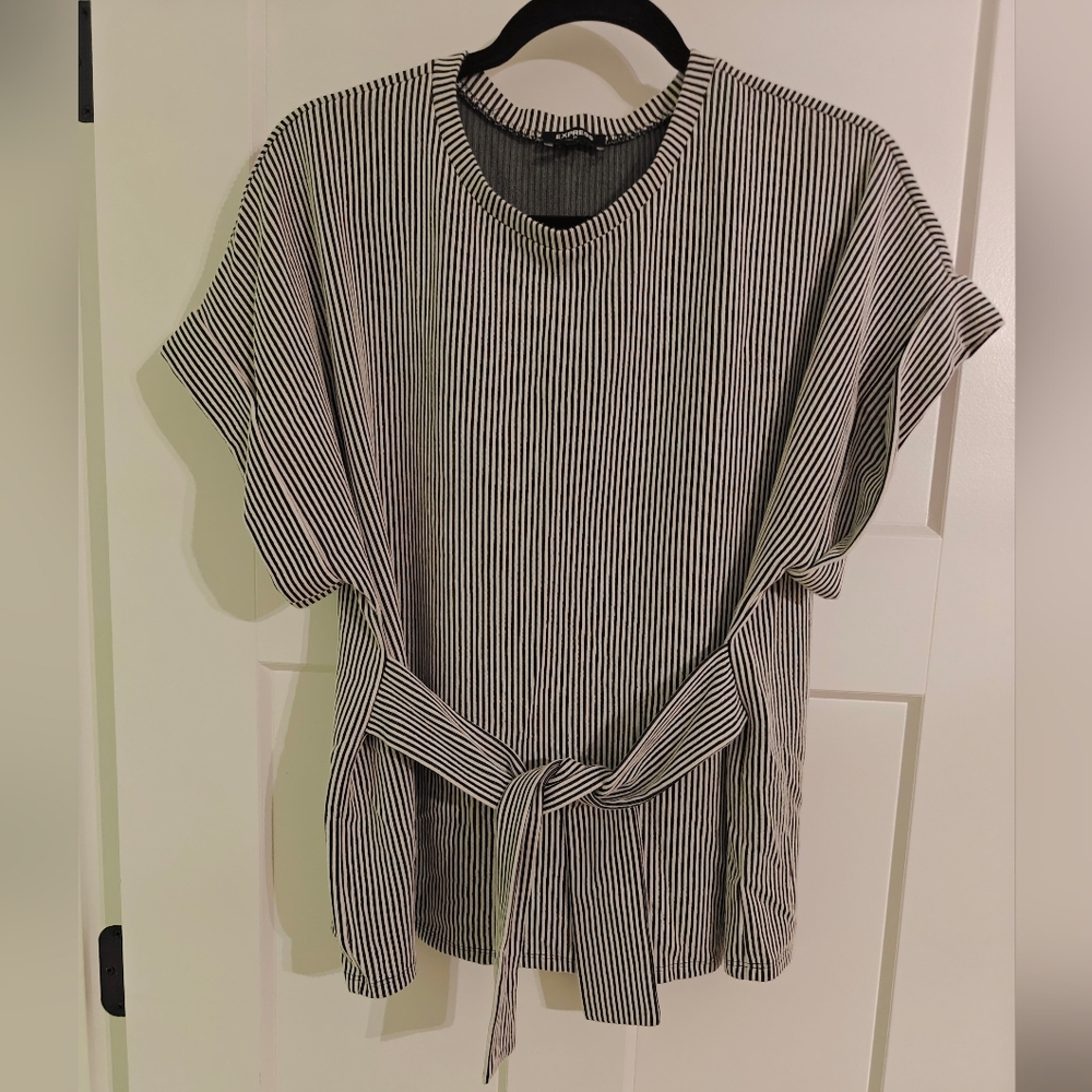 Express Striped dress top. Shortsleeve